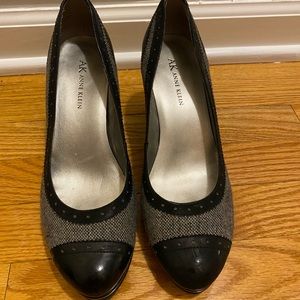 ANNE KLEIN Size 8.5M HIGH HEELS Black Patent Leather Tweed Pumps